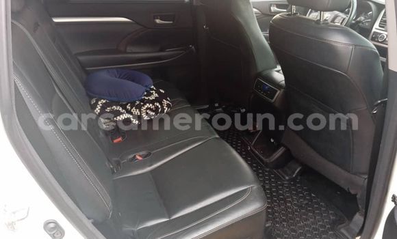 Acheter Occasion Voiture Toyota Highlander Blanc à Douala, Littoral Cameroon Acheter Occasion Voiture Toyota Highlander Blanc à Douala, Littoral Cameroon