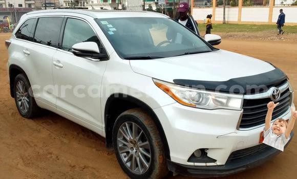 Acheter Occasion Voiture Toyota Highlander Blanc à Douala, Littoral Cameroon