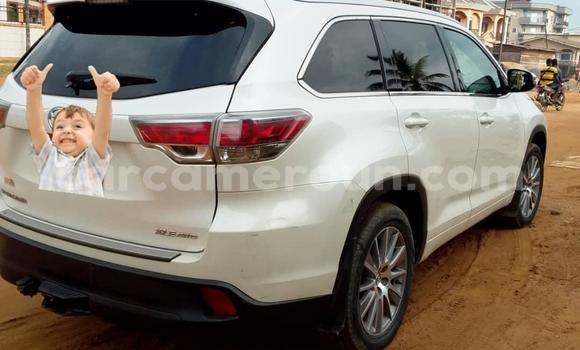 Acheter Occasion Voiture Toyota Highlander Blanc à Douala, Littoral Cameroon Acheter Occasion Voiture Toyota Highlander Blanc à Douala, Littoral Cameroon