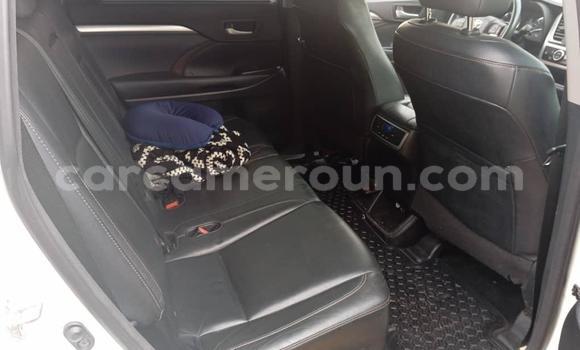 Acheter Occasion Voiture Toyota Highlander Blanc à Douala, Littoral Cameroon Acheter Occasion Voiture Toyota Highlander Blanc à Douala, Littoral Cameroon