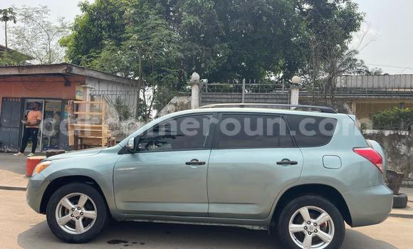 Sayi Imported Toyota RAV4 Azurfa Mota in Douala a Ƙasar Kamaru Sayi Imported Toyota RAV4 Azurfa Mota in Douala a Ƙasar Kamaru