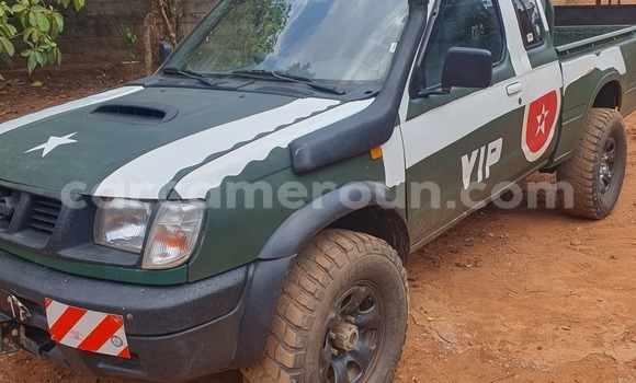 Acheter Occasion Voiture Nissan Navara Vert à Yaoundé, Central Cameroon
