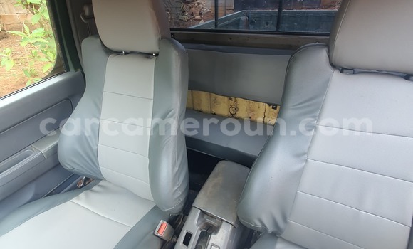 Acheter Occasion Voiture Nissan Navara Vert à Yaoundé, Central Cameroon Acheter Occasion Voiture Nissan Navara Vert à Yaoundé, Central Cameroon