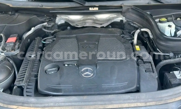 Sayi Imported Mercedes‒Benz GLK–Class Azurfa Mota in Douala a Ƙasar Kamaru Sayi Imported Mercedes‒Benz GLK–Class Azurfa Mota in Douala a Ƙasar Kamaru
