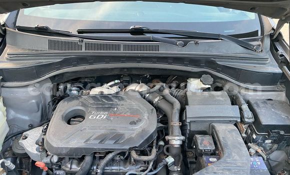 Buy Import Hyundai Santa Fe Silver Car in Douala in Littoral Cameroon Buy Import Hyundai Santa Fe Silver Car in Douala in Littoral Cameroon