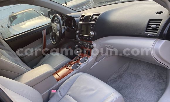 Buy Import Toyota Highlander Silver Car in Douala in Littoral Cameroon Buy Import Toyota Highlander Silver Car in Douala in Littoral Cameroon