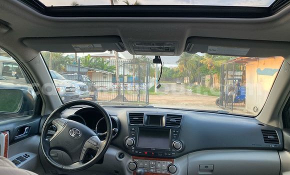 Buy Import Toyota Highlander Silver Car in Douala in Littoral Cameroon Buy Import Toyota Highlander Silver Car in Douala in Littoral Cameroon