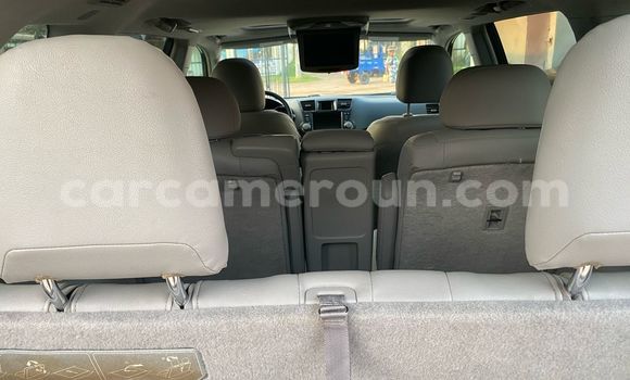 Buy Import Toyota Highlander Silver Car in Douala in Littoral Cameroon Buy Import Toyota Highlander Silver Car in Douala in Littoral Cameroon