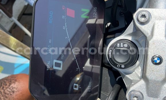 Sayi Na hannu BMW F 700 Black Motsi in Douala a Ƙasar Kamaru Sayi Na hannu BMW F 700 Black Motsi in Douala a Ƙasar Kamaru