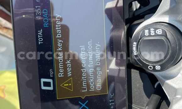 Sayi Na hannu BMW F 700 Black Motsi in Douala a Ƙasar Kamaru Sayi Na hannu BMW F 700 Black Motsi in Douala a Ƙasar Kamaru