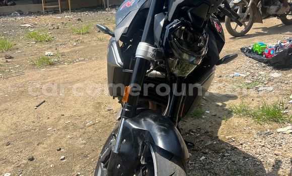 Sayi Na hannu BMW F 700 Black Motsi in Douala a Ƙasar Kamaru Sayi Na hannu BMW F 700 Black Motsi in Douala a Ƙasar Kamaru