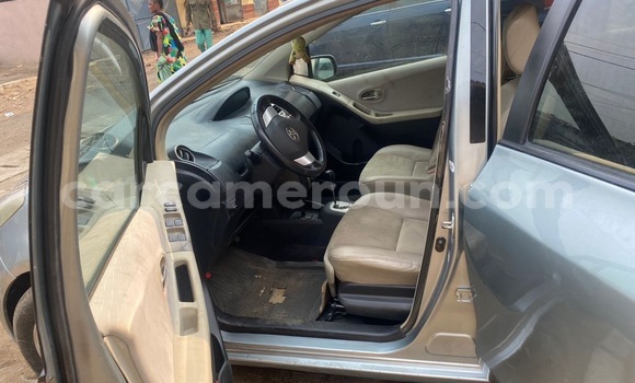 Acheter Occasion Voiture Toyota Yaris Gris à Douala, Littoral Cameroon Acheter Occasion Voiture Toyota Yaris Gris à Douala, Littoral Cameroon