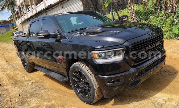 Sayi Imported Dodge RAM Black Mota in Douala a Ƙasar Kamaru