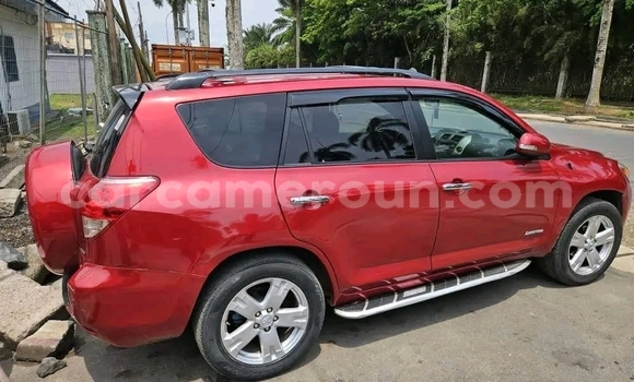 Sayi Na hannu Toyota RAV4 Red Mota in Douala a Ƙasar Kamaru Sayi Na hannu Toyota RAV4 Red Mota in Douala a Ƙasar Kamaru