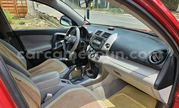 Sayi Na hannu Toyota RAV4 Red Mota in Douala a Ƙasar Kamaru Sayi Na hannu Toyota RAV4 Red Mota in Douala a Ƙasar Kamaru
