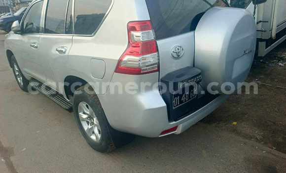 Sayi Na hannu Toyota Prado Azurfa Mota in Douala a Ƙasar Kamaru Sayi Na hannu Toyota Prado Azurfa Mota in Douala a Ƙasar Kamaru
