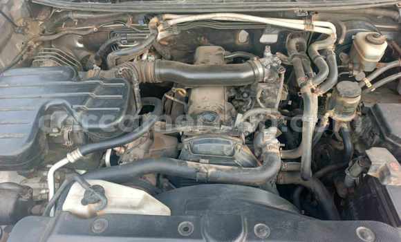 Sayi Na hannu Toyota Prado Azurfa Mota in Douala a Ƙasar Kamaru Sayi Na hannu Toyota Prado Azurfa Mota in Douala a Ƙasar Kamaru