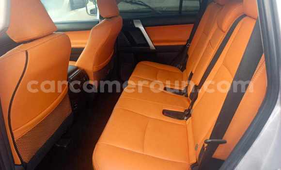 Sayi Na hannu Toyota Prado Azurfa Mota in Douala a Ƙasar Kamaru Sayi Na hannu Toyota Prado Azurfa Mota in Douala a Ƙasar Kamaru