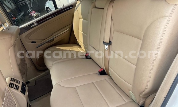 Acheter Import Voiture Mercedes‒Benz ML–Class Gris à Douala, Littoral Cameroon Acheter Import Voiture Mercedes‒Benz ML–Class Gris à Douala, Littoral Cameroon