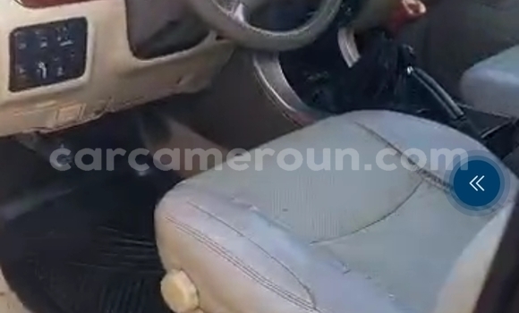 Sayi Na hannu Toyota Prado Black Mota in Yaounde a Babban Kamaru Sayi Na hannu Toyota Prado Black Mota in Yaounde a Babban Kamaru