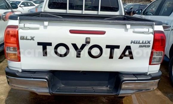 Acheter Import Voiture Toyota Hilux Blanc à Douala, Littoral Cameroon Acheter Import Voiture Toyota Hilux Blanc à Douala, Littoral Cameroon