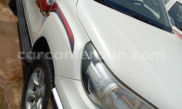 Acheter Import Voiture Toyota Hilux Blanc à Douala, Littoral Cameroon Acheter Import Voiture Toyota Hilux Blanc à Douala, Littoral Cameroon