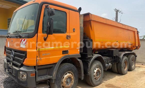 Sayi Na hannu Mercedes‒Benz Truck Sauran Babbar mota in Douala a Ƙasar Kamaru Sayi Na hannu Mercedes‒Benz Truck Sauran Babbar mota in Douala a Ƙasar Kamaru