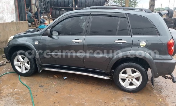 Acheter Occasion Voiture Toyota RAV4 Gris à Douala, Littoral Cameroon Acheter Occasion Voiture Toyota RAV4 Gris à Douala, Littoral Cameroon