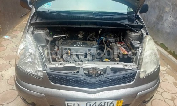 Buy Used Toyota Yaris Verso Silver Car in Douala in Littoral Cameroon