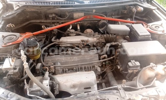 Sayi Na hannu Toyota RAV4 Black Mota in Douala a Ƙasar Kamaru Sayi Na hannu Toyota RAV4 Black Mota in Douala a Ƙasar Kamaru