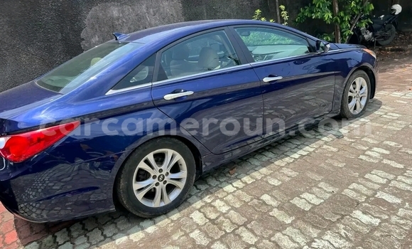Sayi Imported Hyundai Sonata Blue Mota in Douala a Ƙasar Kamaru Sayi Imported Hyundai Sonata Blue Mota in Douala a Ƙasar Kamaru