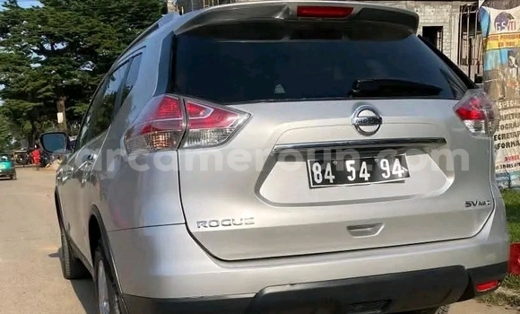Sayi Imported Nissan Rogue Azurfa Mota in Douala a Ƙasar Kamaru Sayi Imported Nissan Rogue Azurfa Mota in Douala a Ƙasar Kamaru