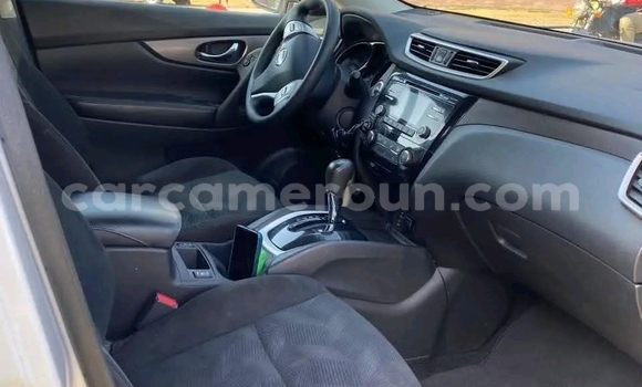 Sayi Imported Nissan Rogue Azurfa Mota in Douala a Ƙasar Kamaru Sayi Imported Nissan Rogue Azurfa Mota in Douala a Ƙasar Kamaru