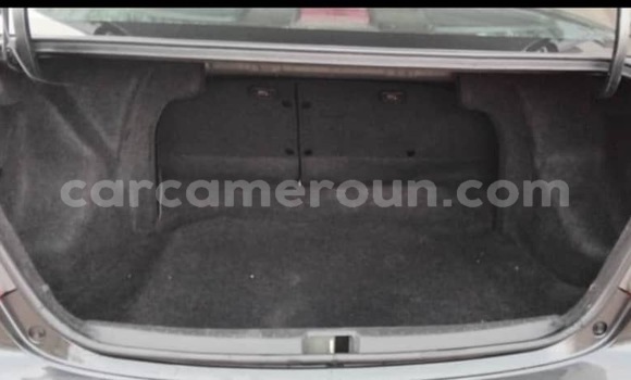 Sayi Na hannu Toyota Yaris Blue Mota in Douala a Ƙasar Kamaru Sayi Na hannu Toyota Yaris Blue Mota in Douala a Ƙasar Kamaru