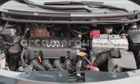 Sayi Na hannu Toyota Yaris Blue Mota in Douala a Ƙasar Kamaru Sayi Na hannu Toyota Yaris Blue Mota in Douala a Ƙasar Kamaru