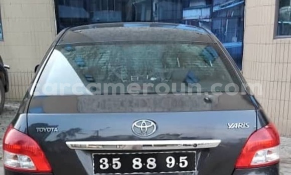 Sayi Na hannu Toyota Yaris Blue Mota in Douala a Ƙasar Kamaru Sayi Na hannu Toyota Yaris Blue Mota in Douala a Ƙasar Kamaru