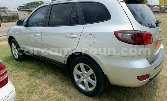 Sayi Na hannu Hyundai Santa Fe Azurfa Mota in Douala a Ƙasar Kamaru Sayi Na hannu Hyundai Santa Fe Azurfa Mota in Douala a Ƙasar Kamaru