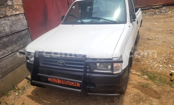Acheter Occasion Voiture Toyota Hilux Blanc à Douala, Littoral Cameroon