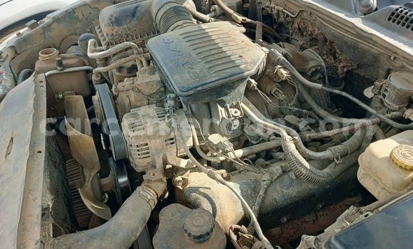 Sayi Na hannu Dodge Dakota Azurfa Mota in Douala a Ƙasar Kamaru Sayi Na hannu Dodge Dakota Azurfa Mota in Douala a Ƙasar Kamaru