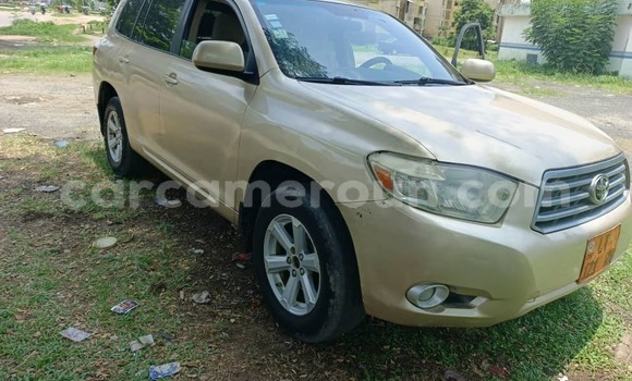 Acheter Occasion Voiture Toyota Highlander Beige à Douala, Littoral Cameroon Acheter Occasion Voiture Toyota Highlander Beige à Douala, Littoral Cameroon