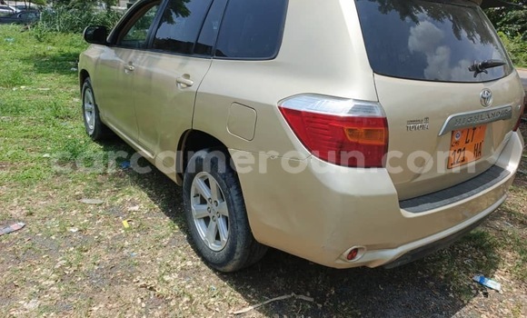 Acheter Occasion Voiture Toyota Highlander Beige à Douala, Littoral Cameroon Acheter Occasion Voiture Toyota Highlander Beige à Douala, Littoral Cameroon