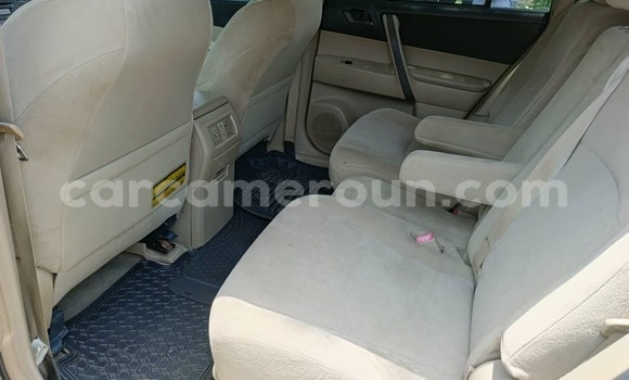 Acheter Occasion Voiture Toyota Highlander Beige à Douala, Littoral Cameroon Acheter Occasion Voiture Toyota Highlander Beige à Douala, Littoral Cameroon