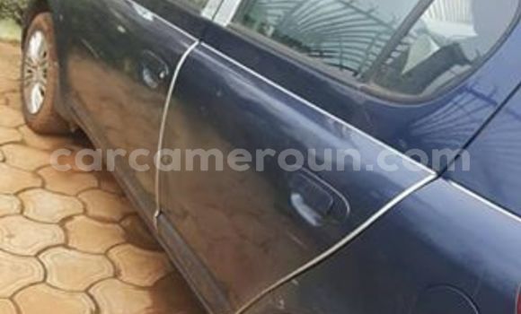 Sayi Na hannu Toyota Yaris Blue Mota in Yaounde a Babban Kamaru Sayi Na hannu Toyota Yaris Blue Mota in Yaounde a Babban Kamaru