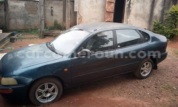 Sayi Na hannu Toyota Corolla Sauran Mota in Yaounde a Babban Kamaru Sayi Na hannu Toyota Corolla Sauran Mota in Yaounde a Babban Kamaru