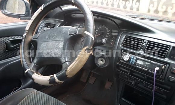 Sayi Na hannu Toyota Corolla Sauran Mota in Yaounde a Babban Kamaru Sayi Na hannu Toyota Corolla Sauran Mota in Yaounde a Babban Kamaru