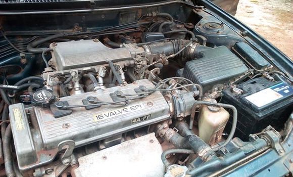 Sayi Na hannu Toyota Corolla Sauran Mota in Yaounde a Babban Kamaru Sayi Na hannu Toyota Corolla Sauran Mota in Yaounde a Babban Kamaru