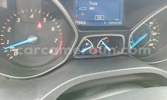 Sayi Na hannu Ford Escape Azurfa Mota in Douala a Ƙasar Kamaru Sayi Na hannu Ford Escape Azurfa Mota in Douala a Ƙasar Kamaru