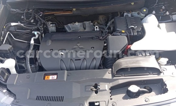 Sayi Na hannu Mitsubishi Outlander Black Mota in Douala a Ƙasar Kamaru Sayi Na hannu Mitsubishi Outlander Black Mota in Douala a Ƙasar Kamaru