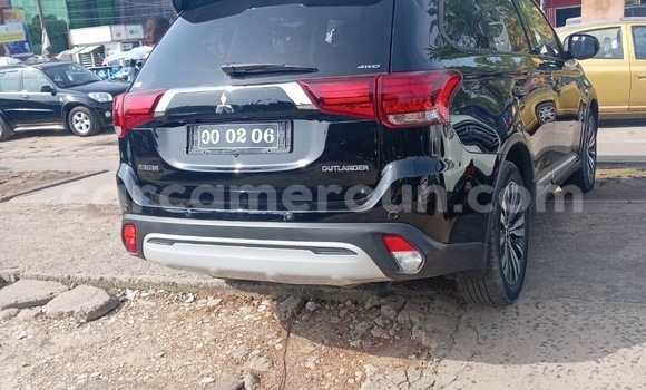 Sayi Na hannu Mitsubishi Outlander Black Mota in Douala a Ƙasar Kamaru Sayi Na hannu Mitsubishi Outlander Black Mota in Douala a Ƙasar Kamaru