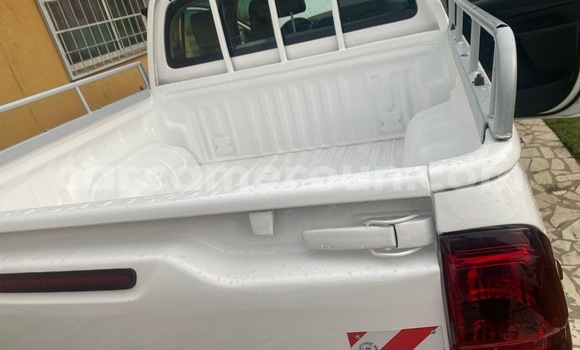 Buy Used Toyota Hilux White Car in Douala in Littoral Cameroon Buy Used Toyota Hilux White Car in Douala in Littoral Cameroon